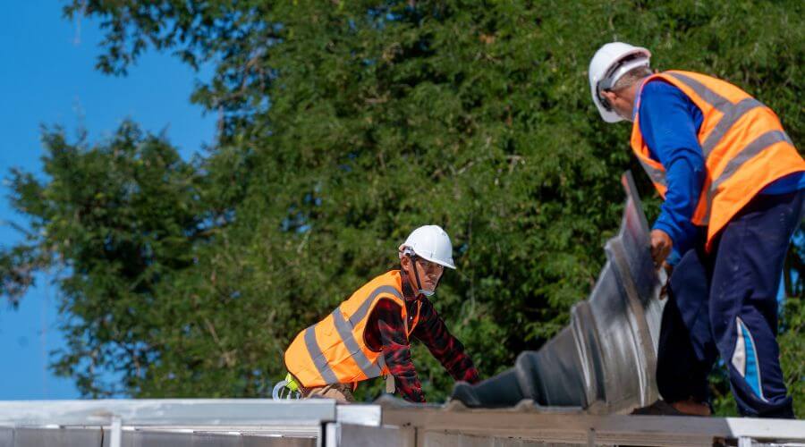 Professional gutter cleaning in Onekama, MI